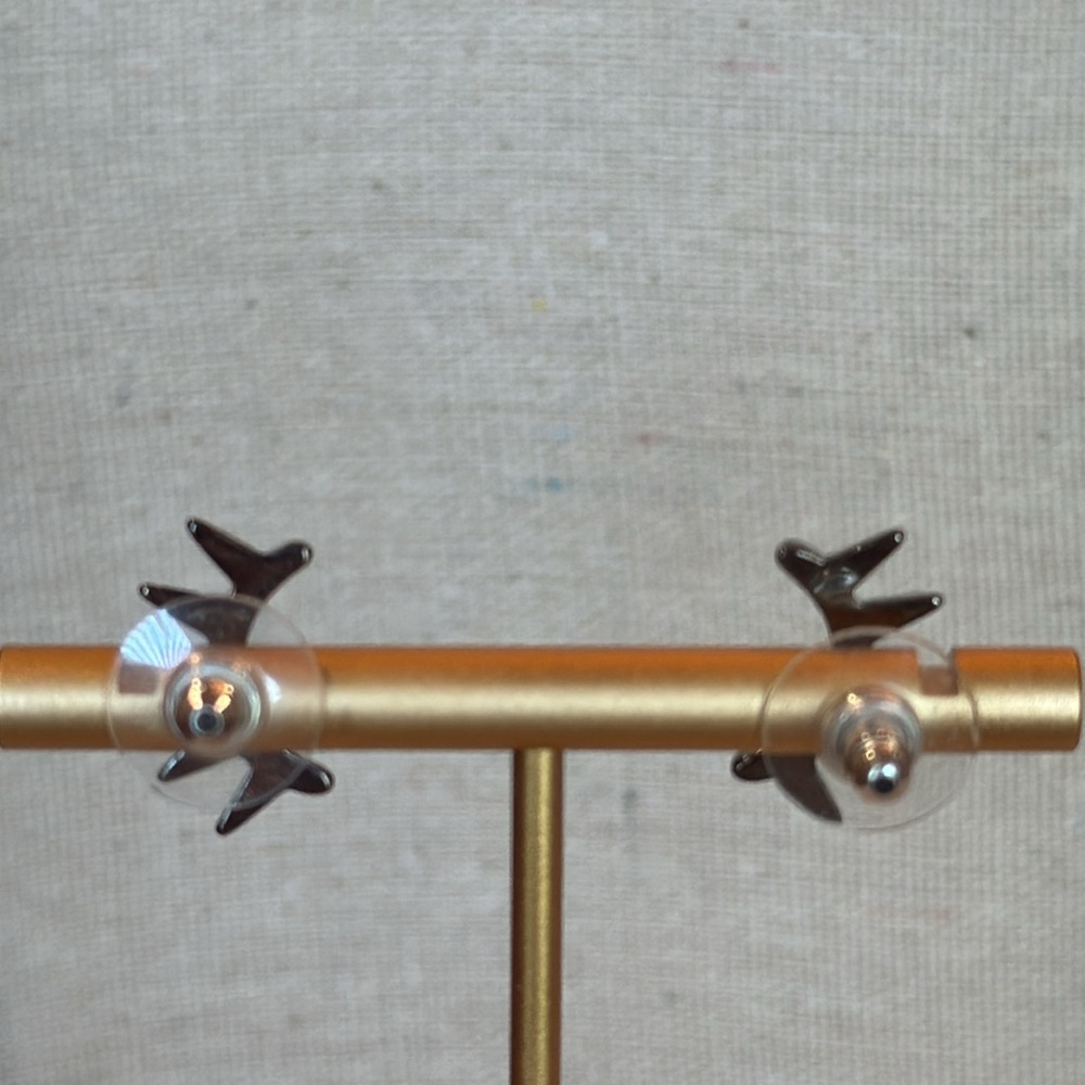 Kendra Scott studs - Picture 2 of 3